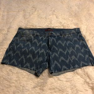 7 For All Mankind jean chevron cutoff shorts 32